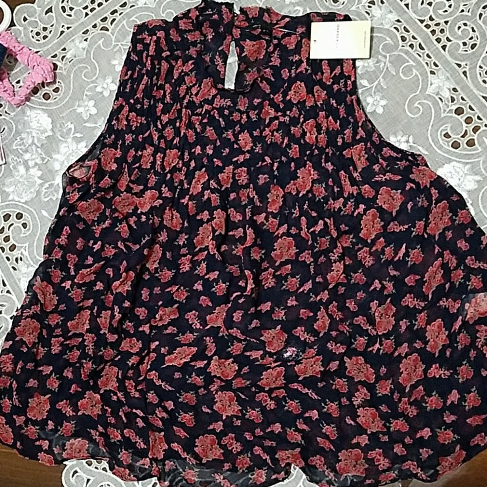 Floral sleeveless women's top